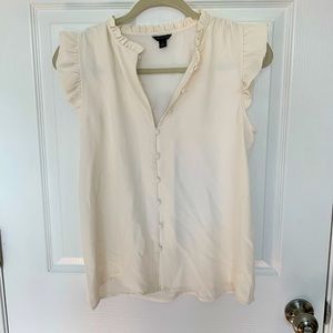 White Ann Taylor Sleeveless Blouse Size Small Buttons Ruffles
